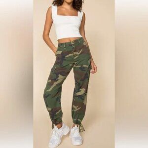 Superdown Kyla Cargo Pants – Size 32 –